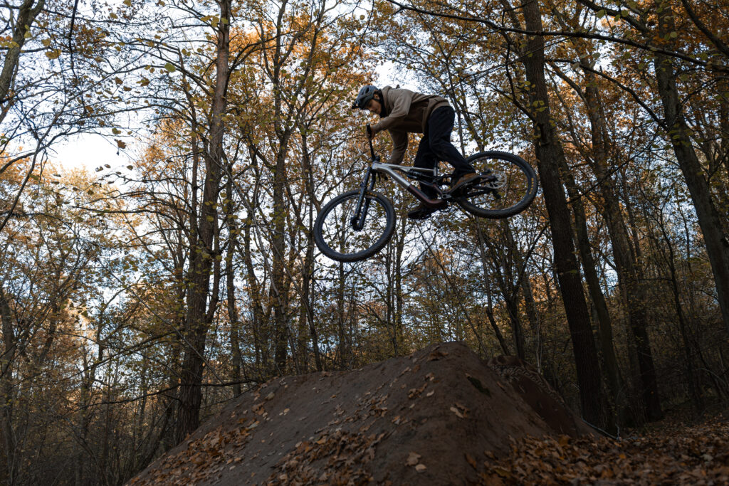 Dirt Jumping, sesja sportowa, las